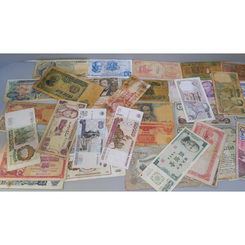 2209 - A collection of 50 worldwide bank notes, 1980s onwards