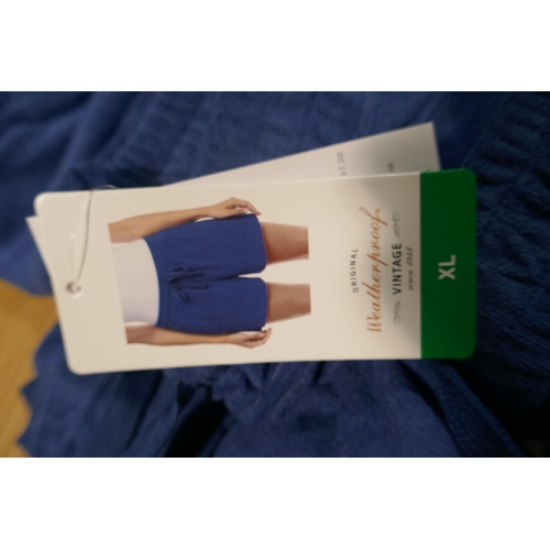 6021 - Weatherproof Vintage ladies lounge wear x 20 sets in blue. Comprising of polo shirt and shorts (5 sm... 