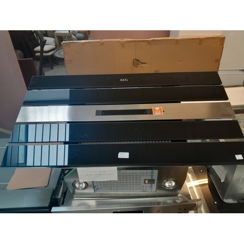 4152 - AEG Chrome And Glass Angled Cooker Hood With Hob2Hood Connect (468-99), *This lot is subject to VAT