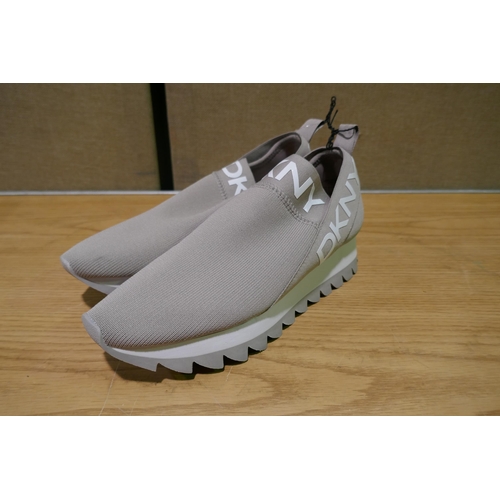 6087 - DKNY Ashton slip-on trainers in warm grey UK size (340-73888) *This lot is subject to Vat