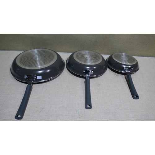 6113 - Three Grey TramonTina Frying Pans 20,25 & 30cm (340-143) *This lot is subject to Vat