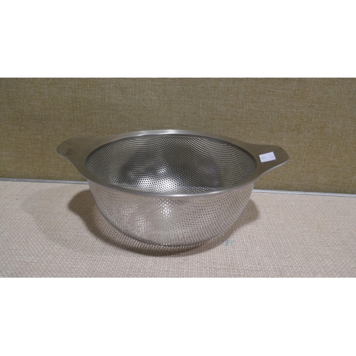 6114 - Miu Stainless steel 3 Piece Colanders (340-147) *This lot is subject to Vat