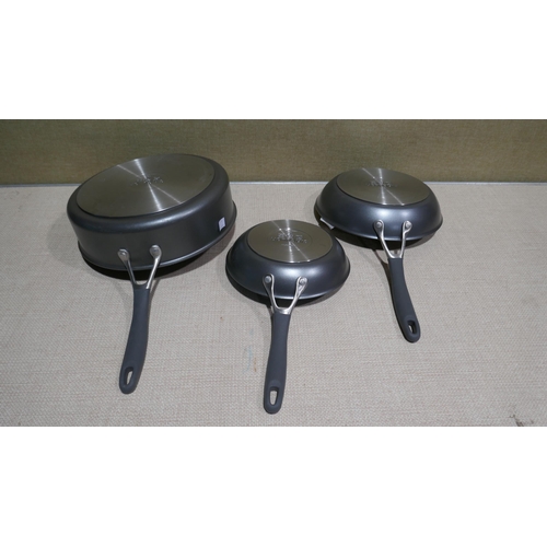 6115 - Circulon Scratch Defence Cookware, Original RRP £169.99 + Vat (340-149) *This lot is subject to Vat