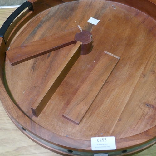 6255 - Mikasa Lazy Susan with Removable Divider - damaged (340-79) *This lot is subject to Vat