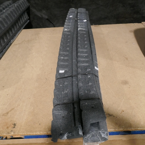 6280 - Ez Border Edging 4 pack with Spikes  (340-261) *This lot is subject to Vat