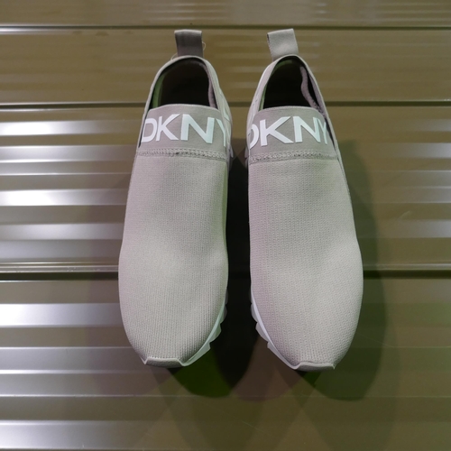 6300 - DKNY Ashton slip-on trainer in warm grey UK size 4.5 (340-73888) *This lot is subject to Vat