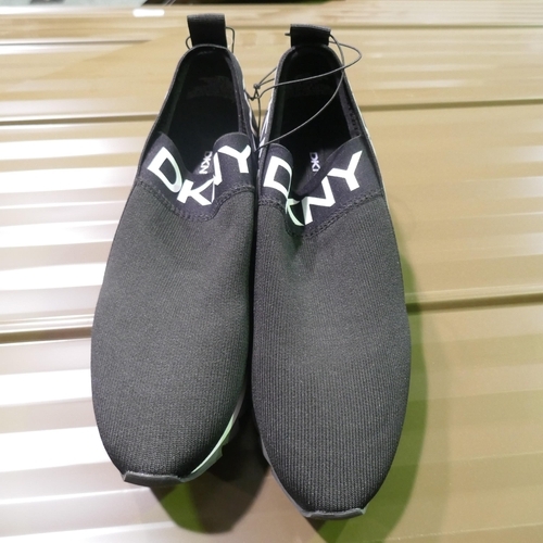 6296 - DKNY Ashton slip-on trainer in black UK size 5.5 (340-73888) *This lot is subject to Vat