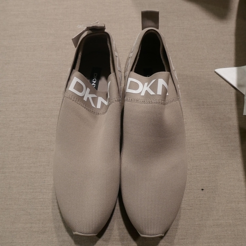 6292 - DKNY Ashton slip-on trainer in warm grey UK size 5.5 (340-73888) *This lot is subject to Vat