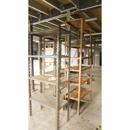 8004 - A double bay of three-tier industrial racking measuring 3.8m wide. Three smaller industrial shelving... 