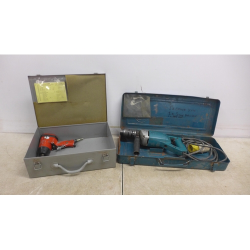 5033 - A Makita 8413 110v hammer drill and a Clarke Air ½