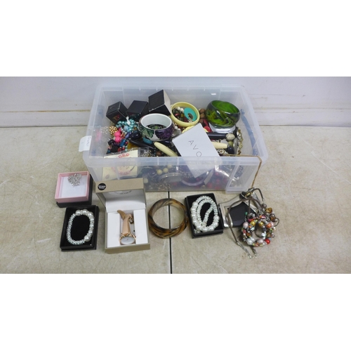 5055 - A box of assorted costume jewellery and wristwatches