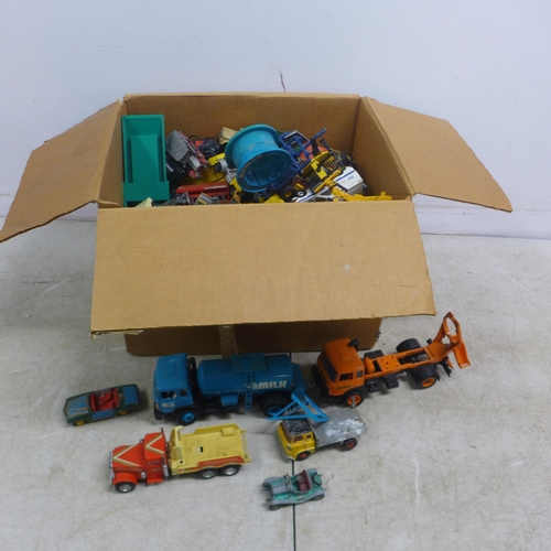 5057 - A box of approximately 100 die-cast toy cars