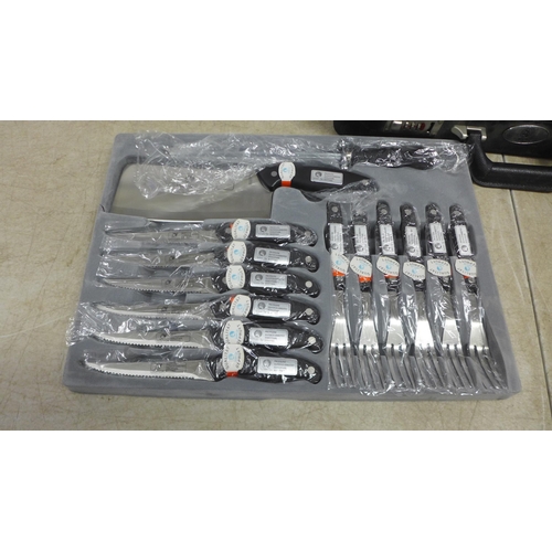 5075 - An Exclusive Line 23 piece knife set in a lockable case