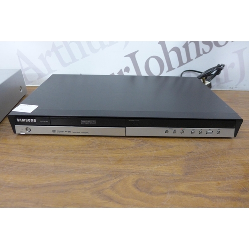 5081 - A Samsung DVD-R149 DVD recorder and a Panasonic DVD-RV32 DVD player