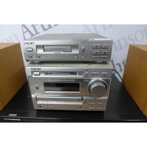 5088 - A quantity of assorted hi-fi equipment including Sony TCTX373 cassette deck, Sony DHC-MD373 mini hi-... 