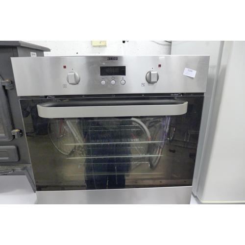 5106 - A Zanussi CMCB1ONH integrated oven