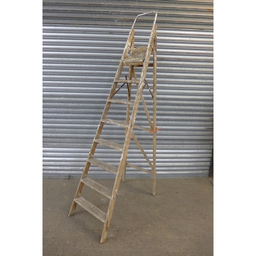 5118 - A wooden step ladder and a 2 rung step