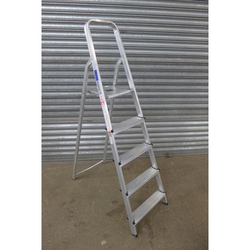 5121 - A Clima Double 11 rung ladder and a set of  ABRU 5 rung steps