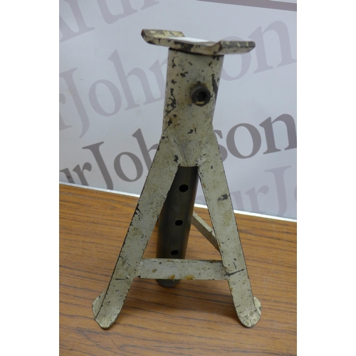 5206 - A Beva 2 ton trolley jack with handle and a pair of axle stands