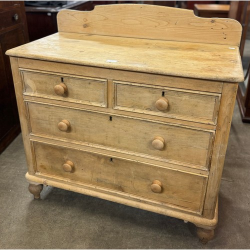 175 - A Victorian style pine chest of drawers