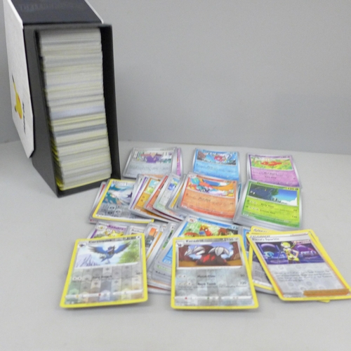 2026 - More than 600 Pokémon cards with more than 70 holographic