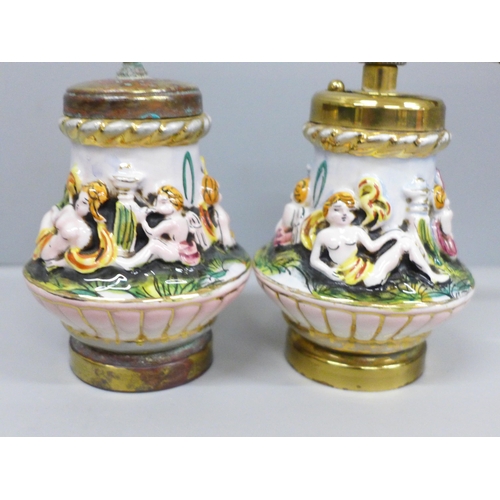 2048 - A Capodimonte salt pot and pepper grinder