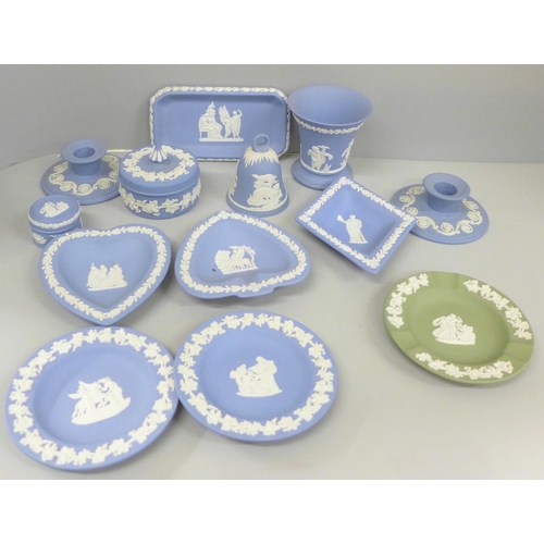 2068 - A collection of Wedgwood Jasperware (13)