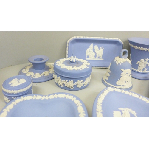 2068 - A collection of Wedgwood Jasperware (13)