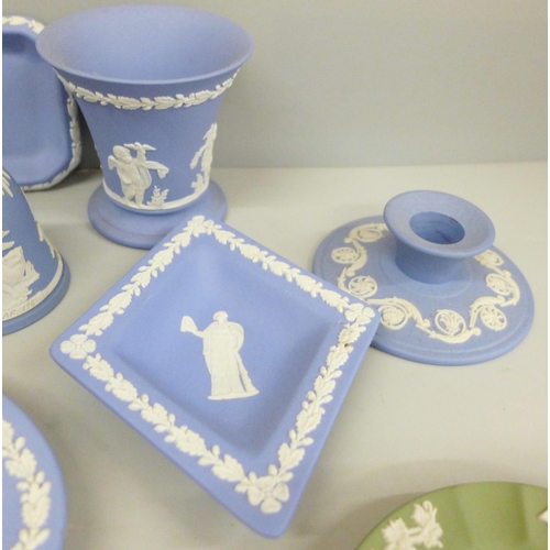 2068 - A collection of Wedgwood Jasperware (13)