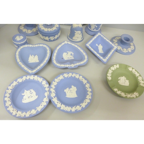 2068 - A collection of Wedgwood Jasperware (13)