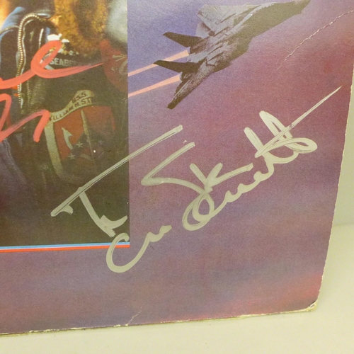 2084 - An autographed LP record, Top Gun soundtrack, featuring six signatures of cast including Tom Cruise ... 