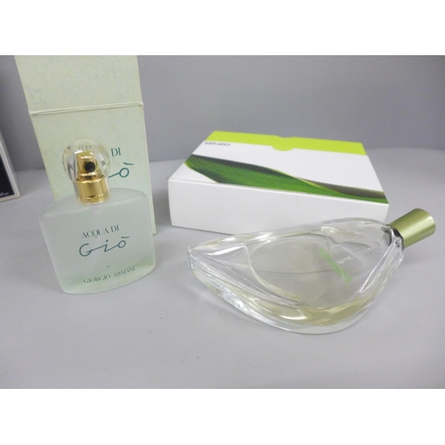 2091 - Eight perfumes including Bvlgari, Versace, Must de Cartier