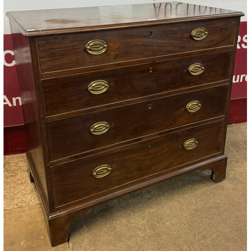 177 - A George III mahogany chest of drawers