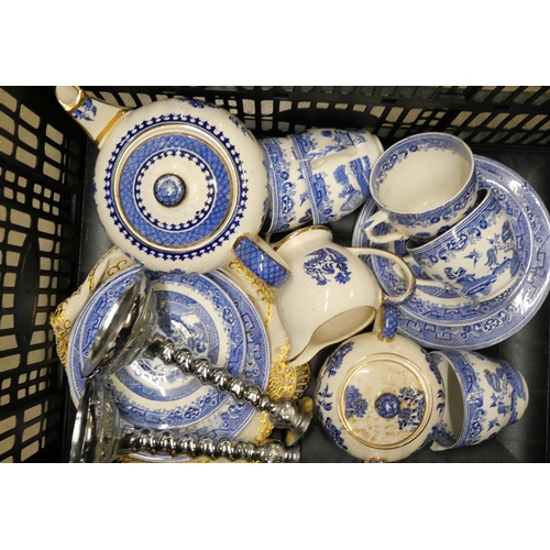 2306 - A box of Willow Pattern blue and white china and a pair of candlesticks **PLEASE NOTE THIS LOT IS NO... 