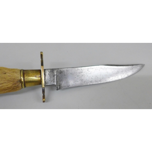 2331 - A William Rogers 'I Cut My Way' hunting knife, no scabbard