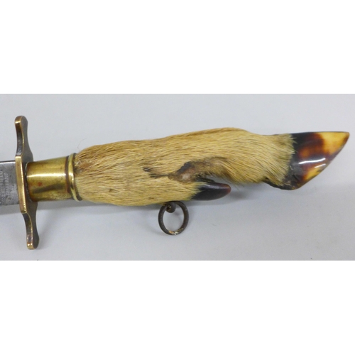 2331 - A William Rogers 'I Cut My Way' hunting knife, no scabbard