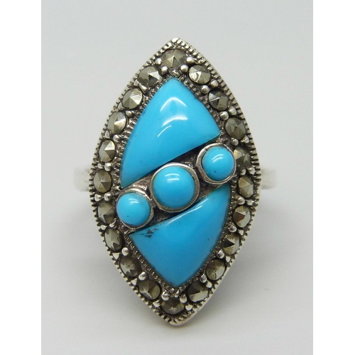 7008 - A silver, marcasite and turquoise colour ring, N/O