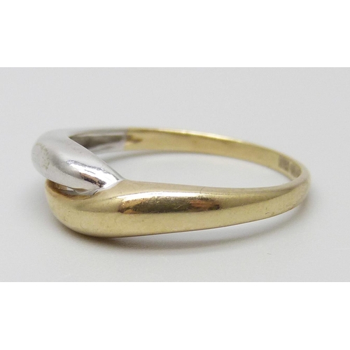 7014 - A 9ct gold ring, 1.5g, L