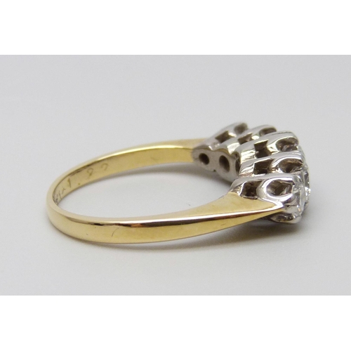 7034 - An 18ct gold, five stone diamond ring, diamond weight 1.22 carat, (stamped to band), G-H colour, SI1... 