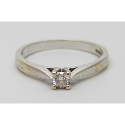 7057 - A 9ct white gold and diamond ring, 2.1g, M