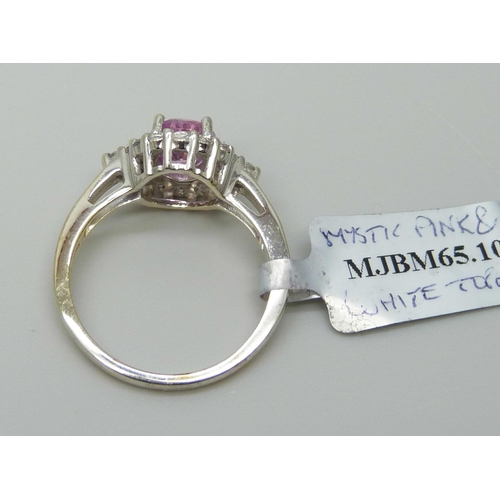 7074 - A silver gilt mystic pink topaz and white topaz cluster ring, U