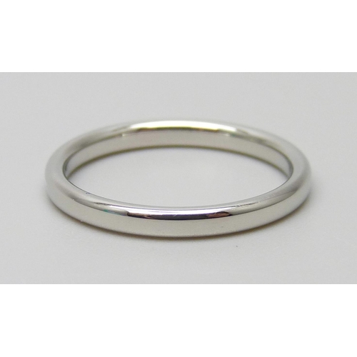 7078 - A platinum band ring, 3.1g, K, 2mm