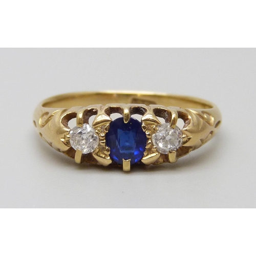 7083C - A Victorian 18ct yellow gold diamond and sapphire ring, 3.4g, M