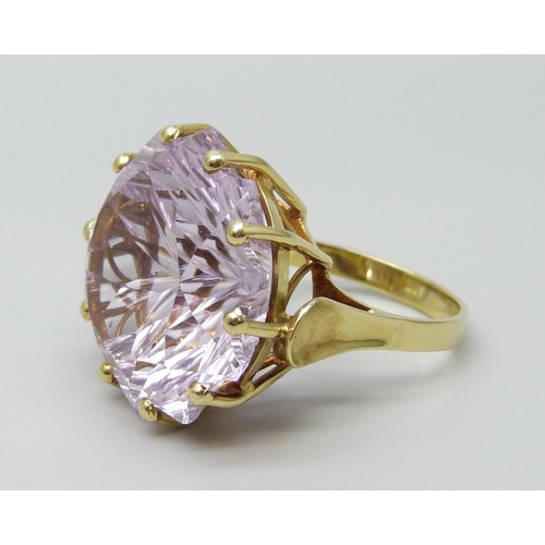 7102 - A large 14ct gold Rose de France amethyst cocktail ring, marked 585, 12.4g, R