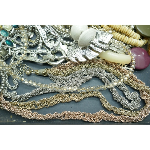 7106 - Designer costume necklets to include Coast, Reevo, Oasis, Oliver Bonas, Paperchain and Carrie Elspet... 