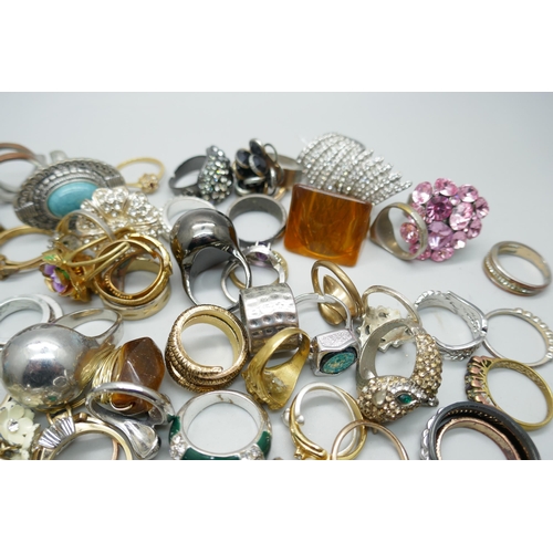 7120 - Eighty-five costume rings