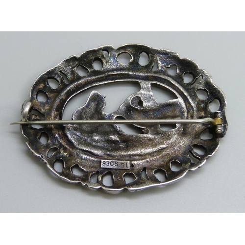7170 - A Norwegian .830 silver brooch by Nils Og Blamann, 16g, 5.4cm
