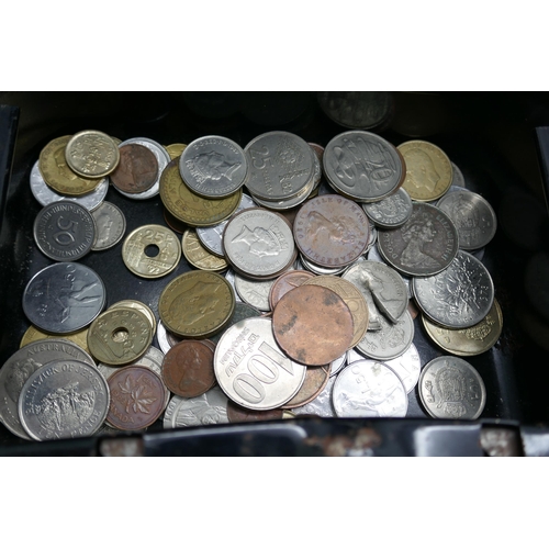 7253 - A collection of British and foreign coins