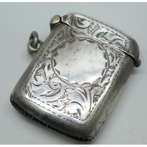 7267 - An engraved silver vesta case, Birmingham 1908