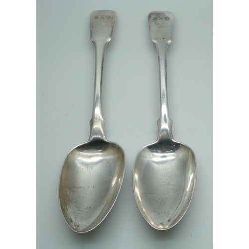 7272 - A pair of George III silver serving spoons, London 1810, 182g